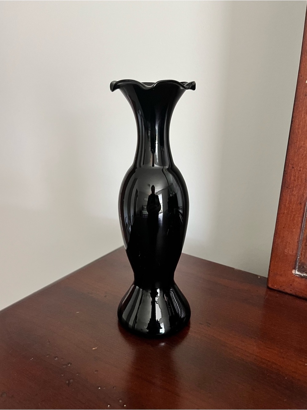 Elegant Black Amethyst Ruffled Bud Vase - Home Accents 7”